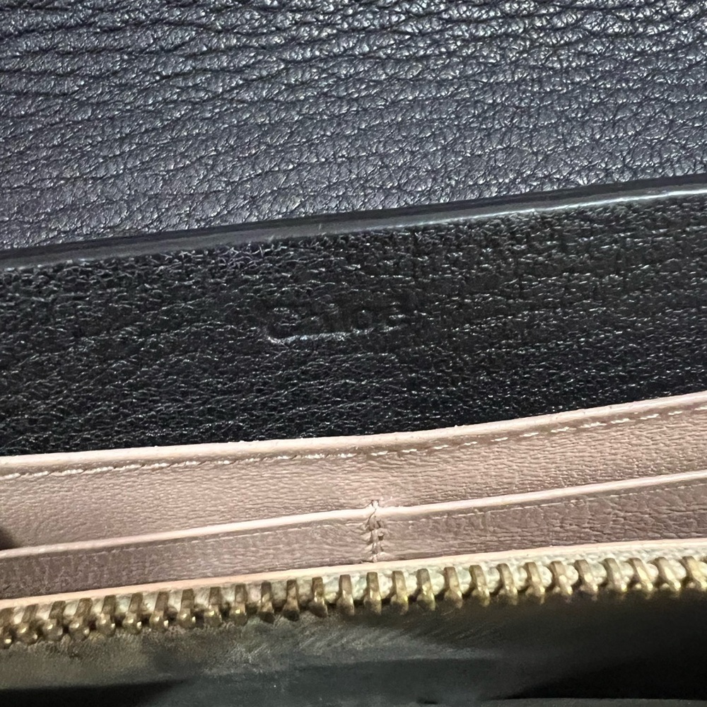 👜 Chloe Twist Lock - Luxury Handbag Giveaway - Picture 3 of 4